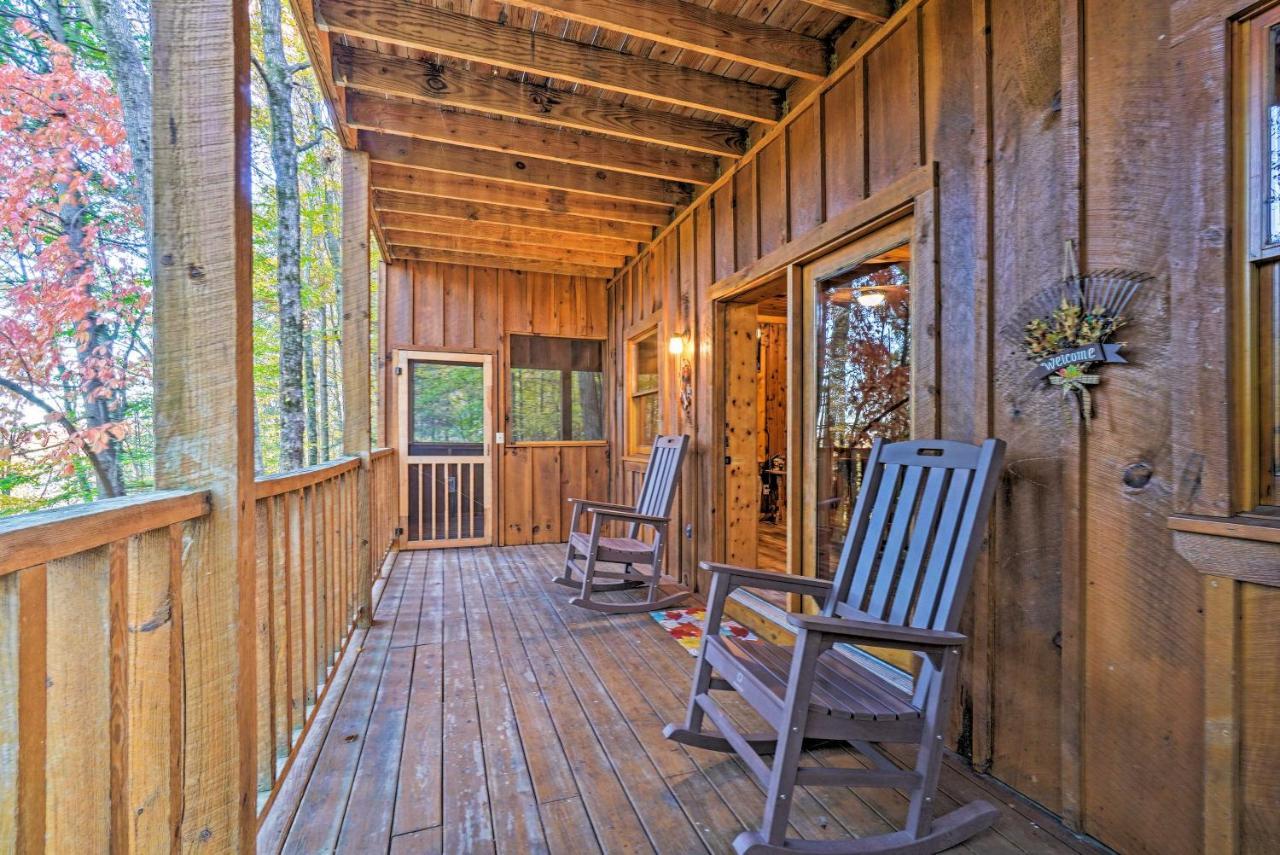 Grin N Bear It Cabin With Hot Tub And Fire Pit! Пиджен Фордж Екстериор снимка